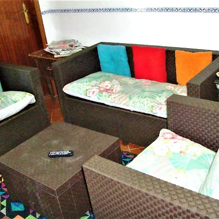 Baleal Large For 10-11 Pax, 2 F/l, 4 Rooms, Pateo, Parking * Ferrel (Leiria)