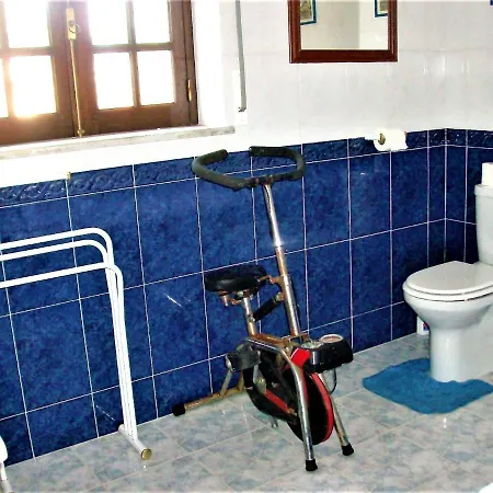 Baleal Large For 10-11 Pax, 2 F/l, 4 Rooms, Pateo, Parking Ferrel (Leiria)