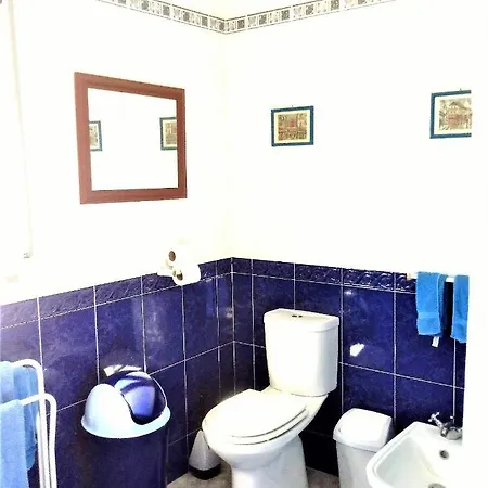 Baleal Large For 10-11 Pax, 2 F/l, 4 Rooms, Pateo, Parking Villa Ferrel (Leiria)