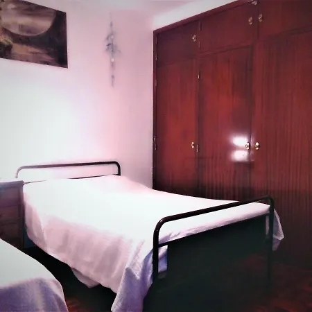 Villa Baleal Large For 10-11 Pax, 2 F/l, 4 Rooms, Pateo, Parking *